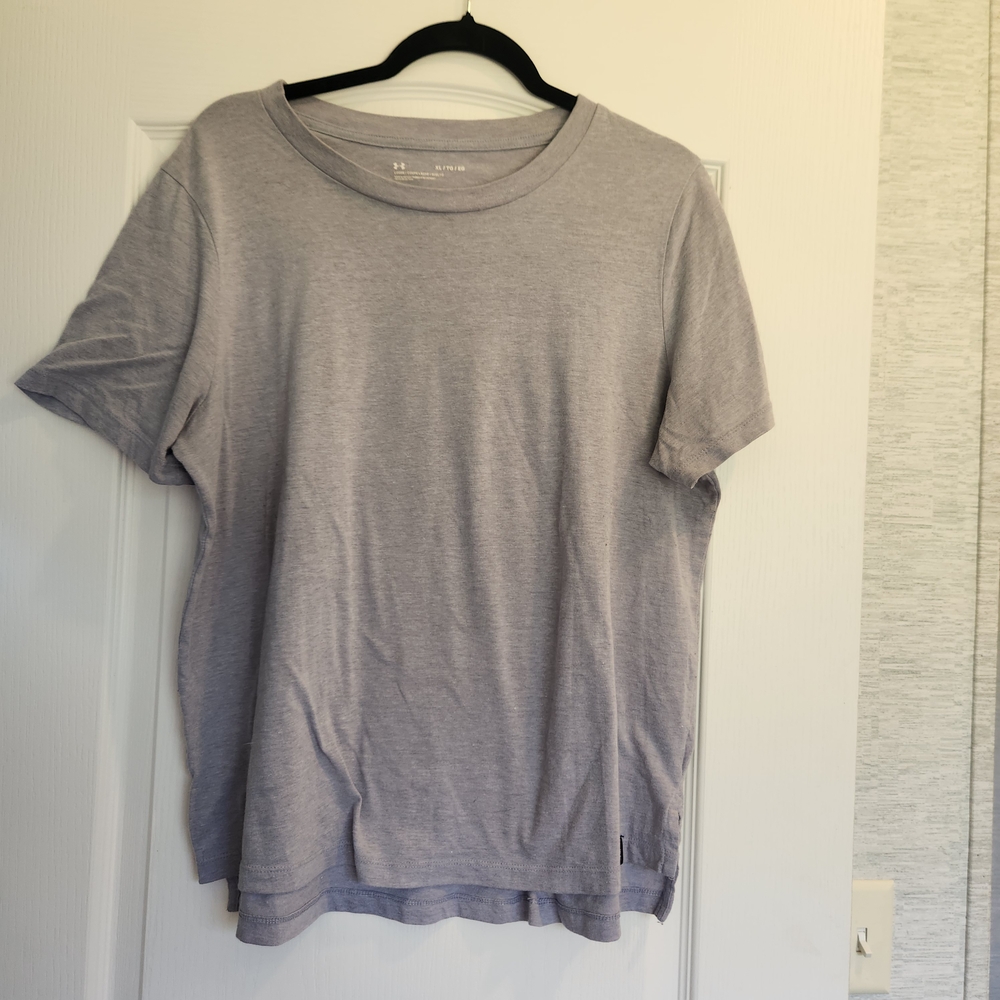 Under Armour Gray Short Sleeve Tee Size XL Euc*